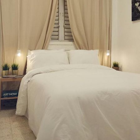 Room In Apartment Rishon LeZion Bagian luar foto