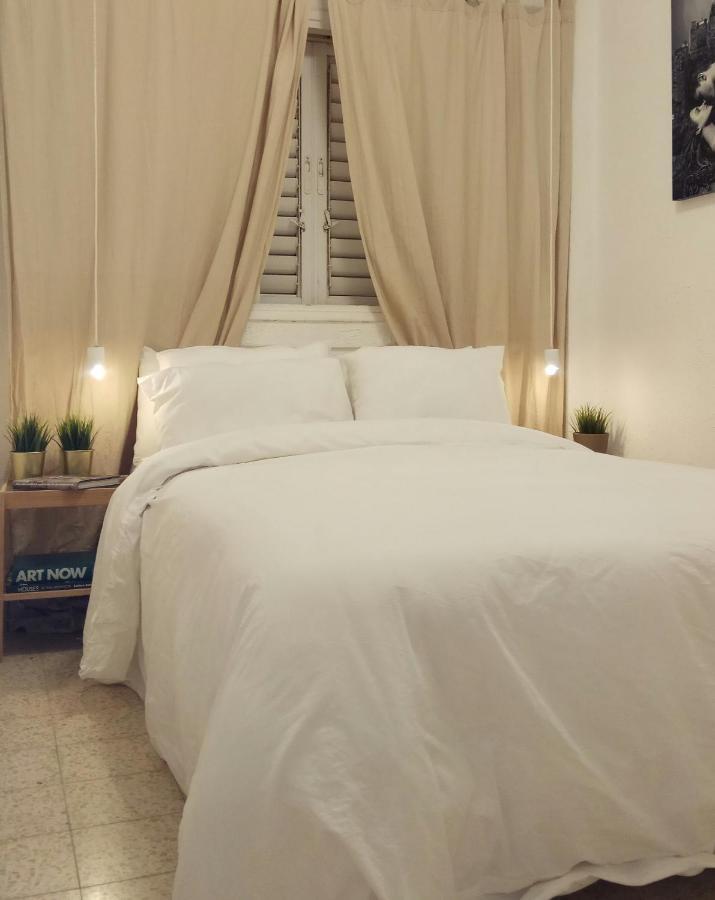 Room In Apartment Rishon LeZion Bagian luar foto